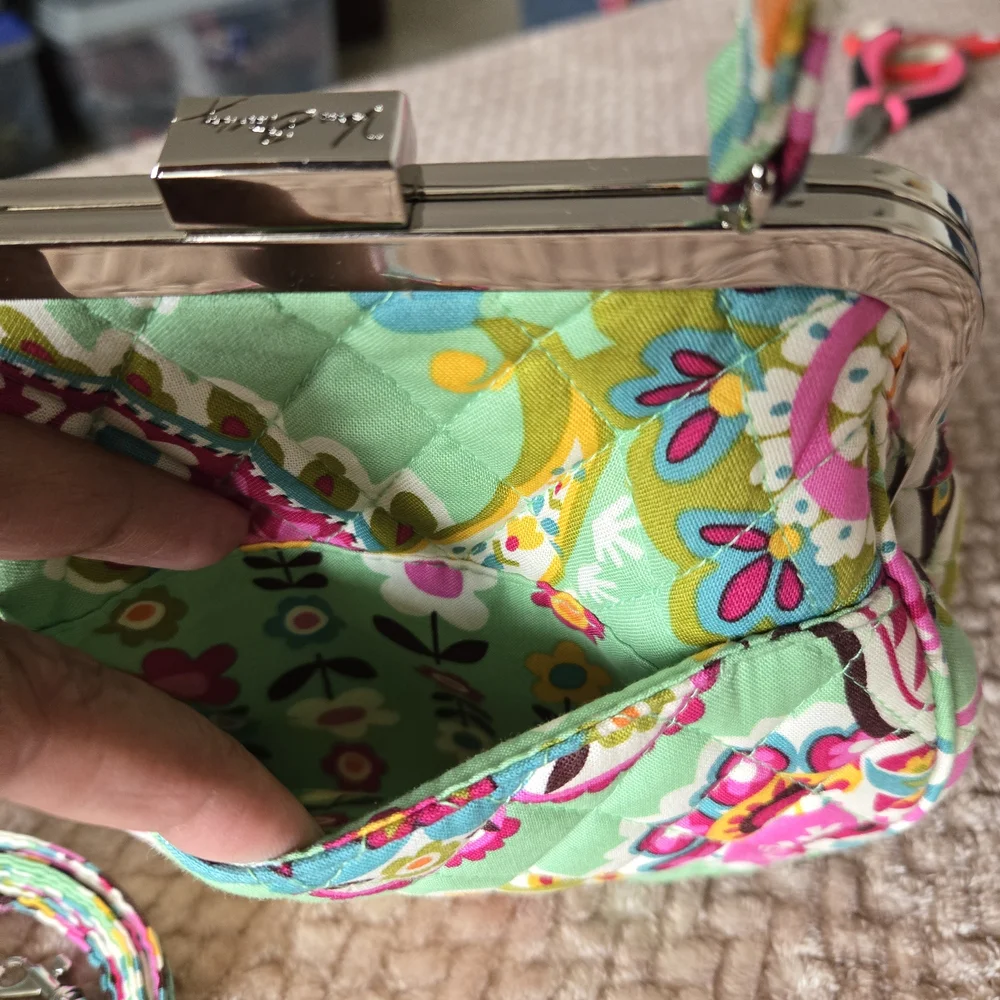 Vera Bradley Mini Frame Crossbody Tutti Frutti NWT Quilted Purse Bag Kiss Lock. - Picture 15 of 15